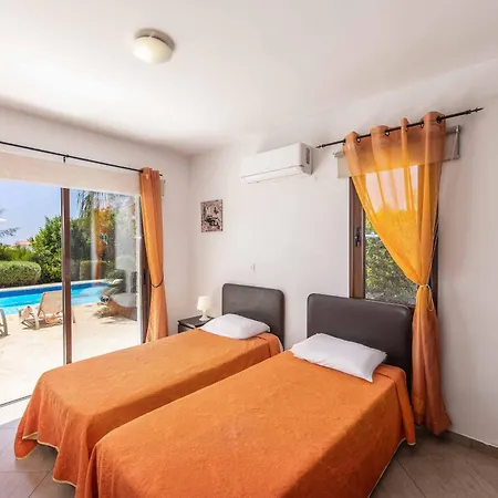 Villa Anna 2 *