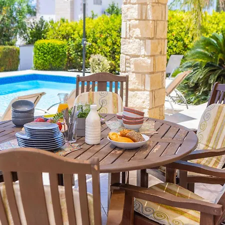 Villa Anna 2 *